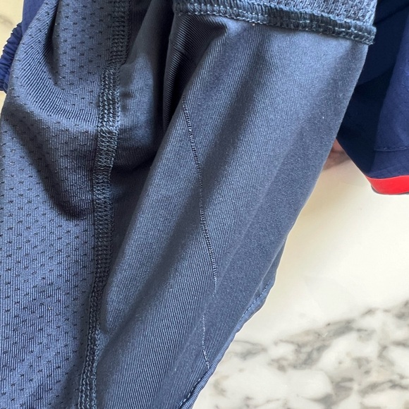 Nike 2-in-1 workout shorts - Picture 3 of 4